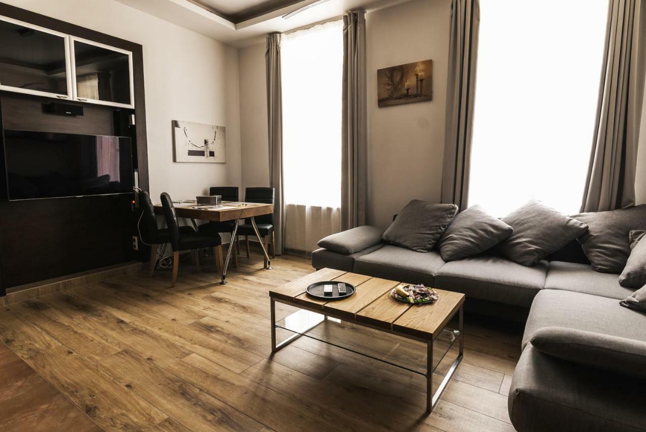 Dietrich Apartment