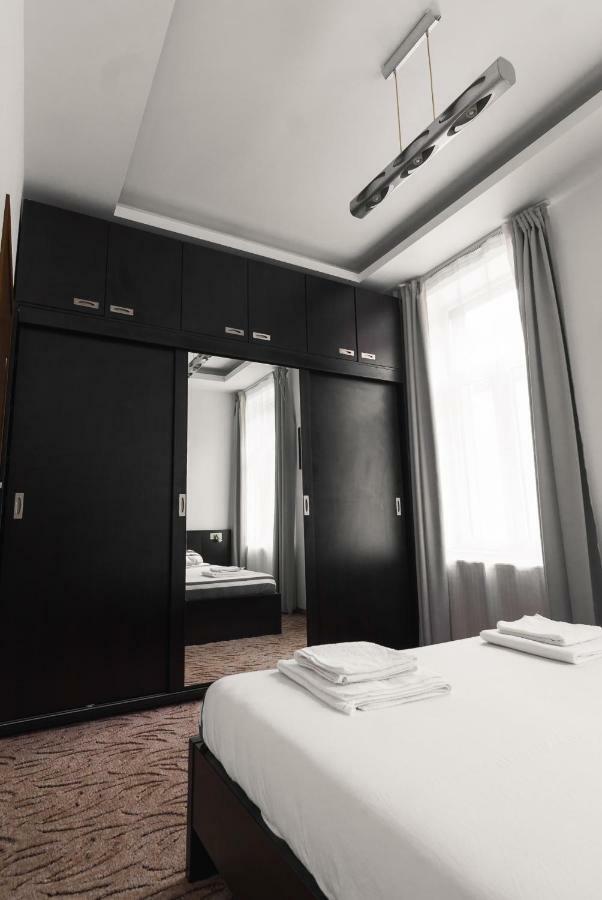 Dietrich Apartment